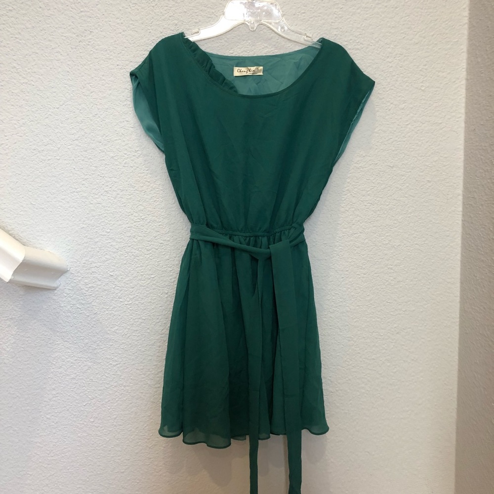 Size Small Green Sinch Waist Dress